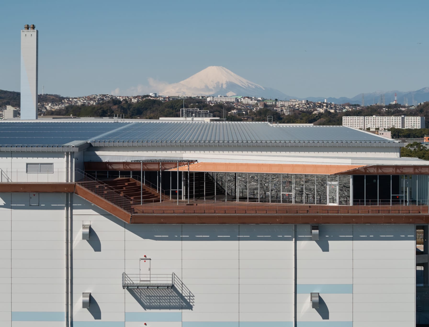 ESR横浜幸浦DC3 R:Lounge, R:KiDs, ファサード