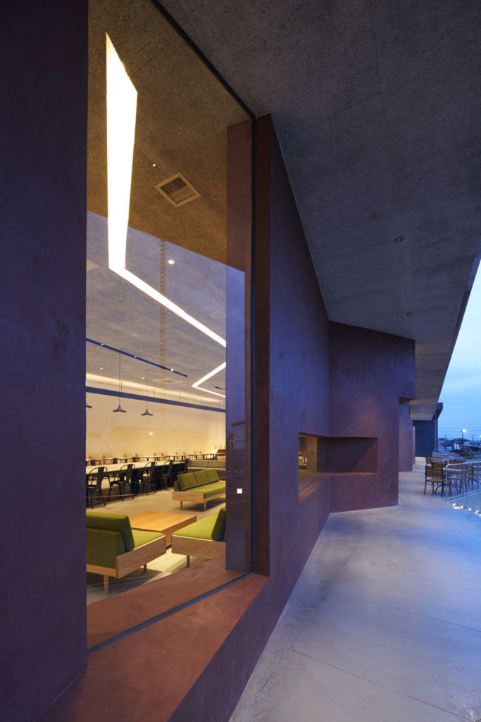 Redwood Yatomi DC R:Lounge, R:KiDs / photo:Masaya Yoshimura