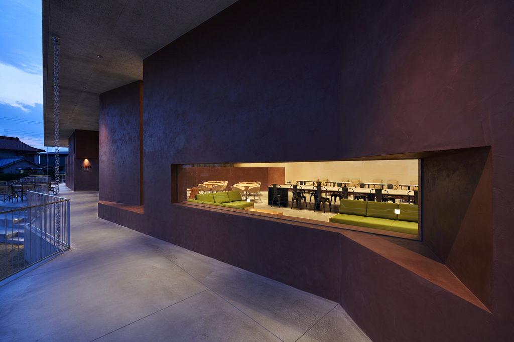 Redwood Yatomi DC R:Lounge, R:KiDs / photo:Masaya Yoshimura